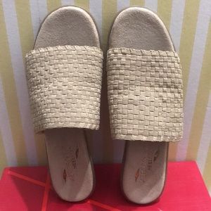 Aerosoles Women’s Beige Sandal Size 8